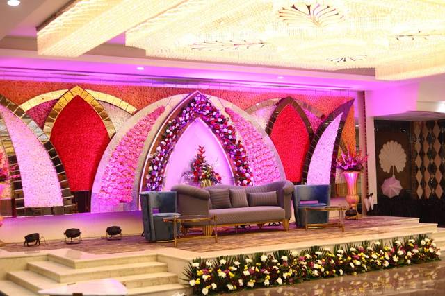 wedding venue pearl grand banana tree stage decor 3 15 364783 161718076456857